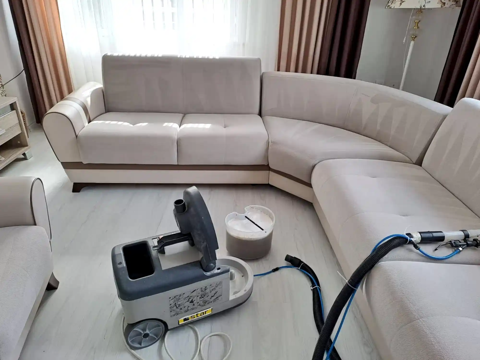 Uşak Beta Halı Ve Koltuk Yıkama, Uşakta halı ve koltuklarınızın tertemiz ve hijyenik bir şekilde yıkanmasını mı istiyorsunuz? 05419294461 O zaman Beta Halı ve Koltuk Yıkamadan başkasına gitmenize gerek yok! Yıllardır Uşakın tüm mahallelerine hizmet veren firmamız,